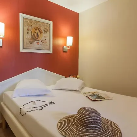 Resort Le Hameau De La Pinede S 4/5